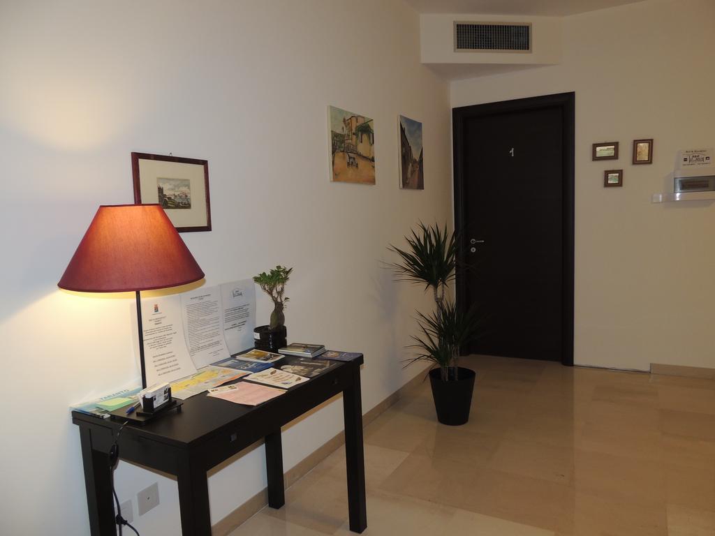 Domus Taranto Unica Sede Hotel Exterior photo